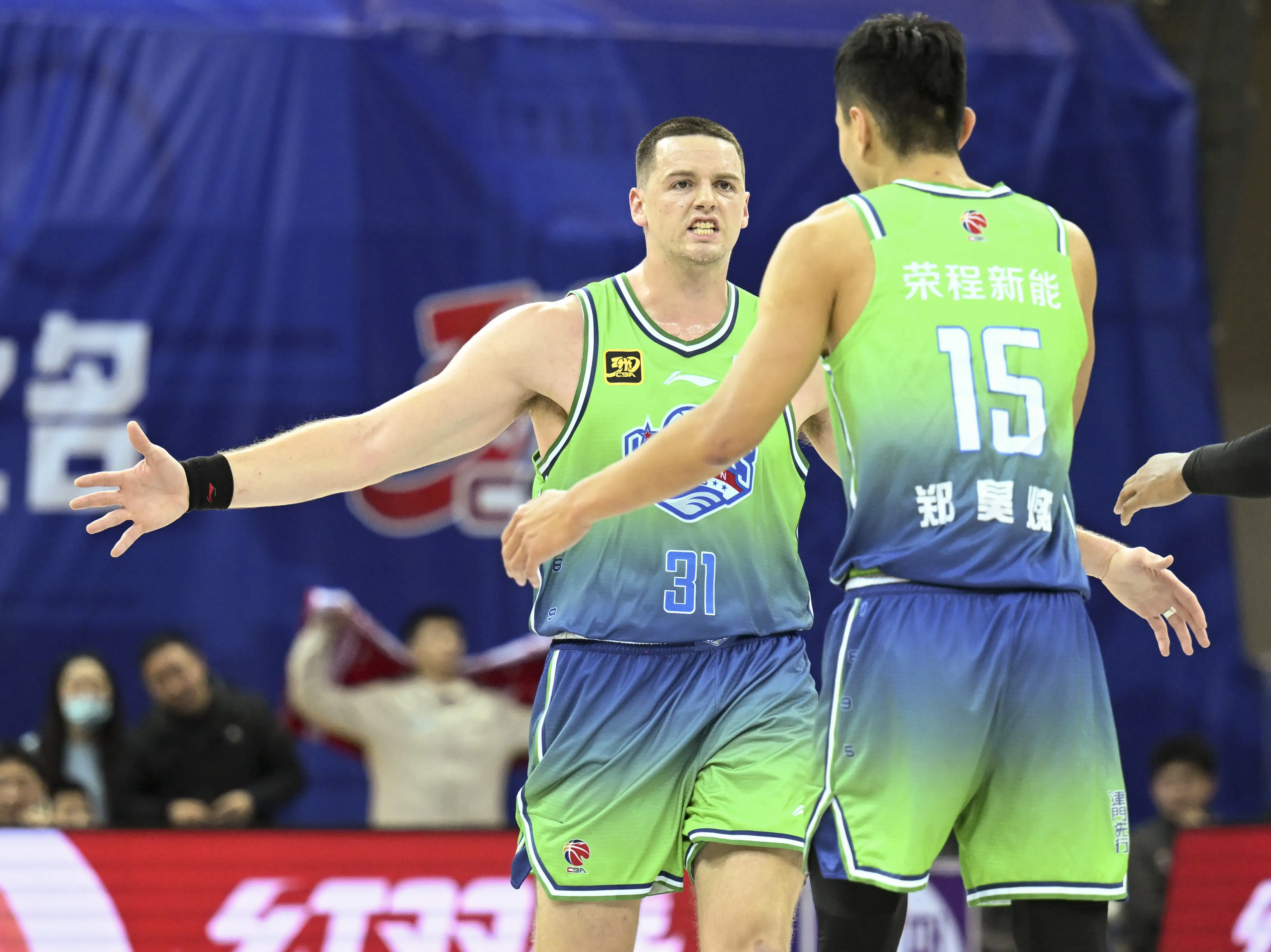 包含加时末段菲尼克斯太阳内部沟通——CBA季后赛节点到来，信心回归，临场指挥获称赞的词条