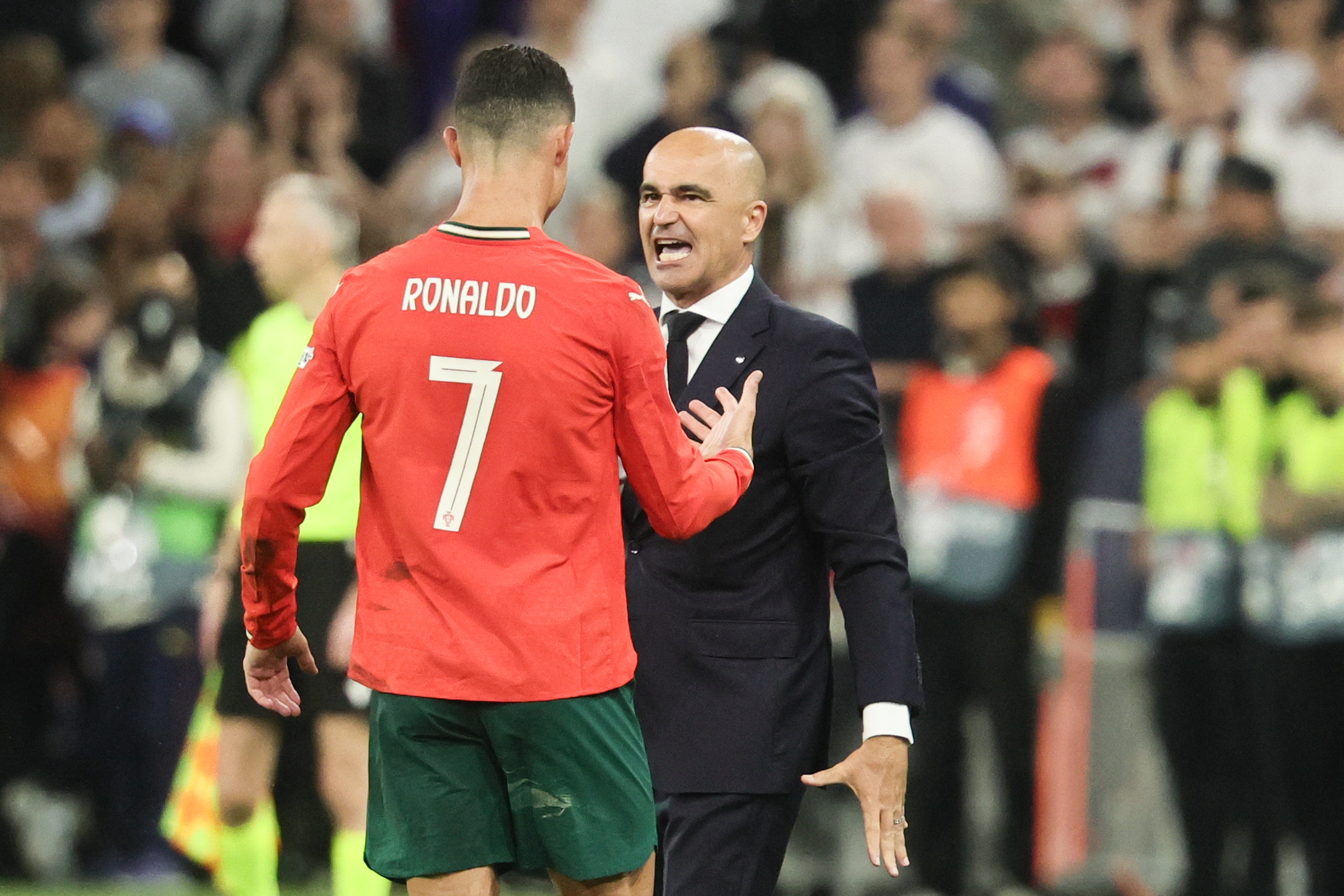 葡超倒计时;葡萄牙体育今晚刷新队史纪录;细节引发关注;信心回归;轮换策略成焦点的简单介绍 葡超倒计时;葡萄牙体育今晚刷新队史纪录;细节引发关注;信心回归;轮换策略成焦点的简单介绍